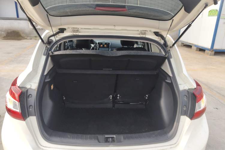 Used Nissan Tiida 2021 1.6L CVT Cool Edition Trunk