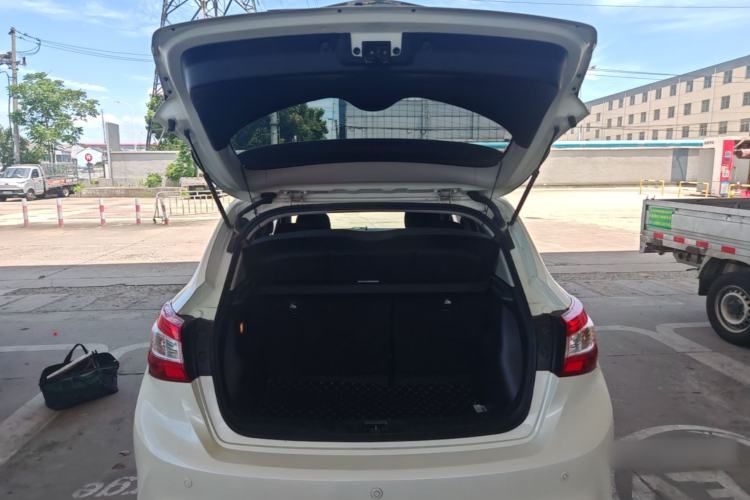 Used Nissan Tiida 2021 1.6L CVT Cool Edition Trunk
