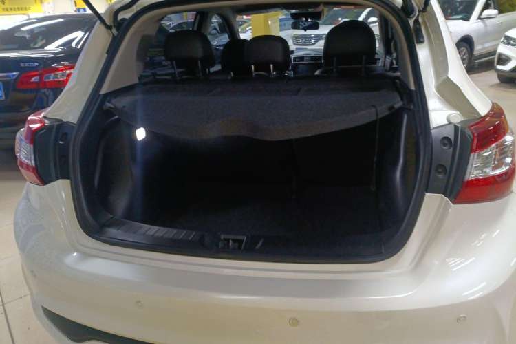 Used Nissan Tiida 2021 1.6L CVT Smart Drive Edition Trunk