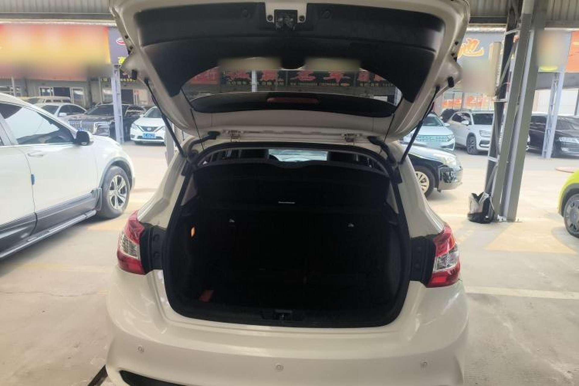 Used Nissan Tiida 2021 1.6L CVT Cool Edition Trunk
