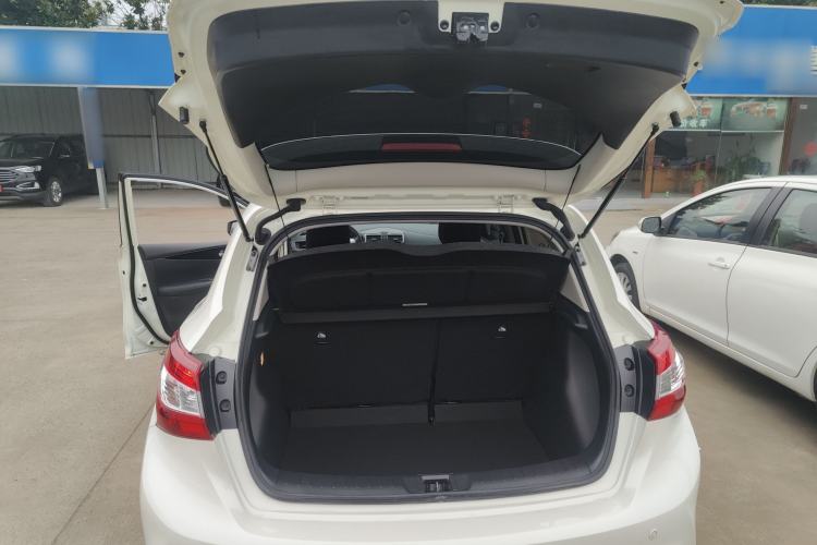 Used Nissan Tiida 2021 1.6L CVT Cool Edition Trunk