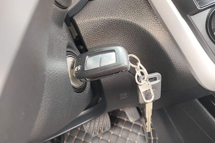 Used Nissan Tiida 2021 1.6L CVT Cool Edition Vehicle Key