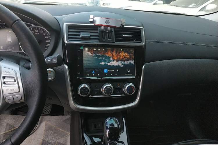 Used Nissan Tiida 2023 1.6L CVT Smart Drive Version Audio And AC Panel