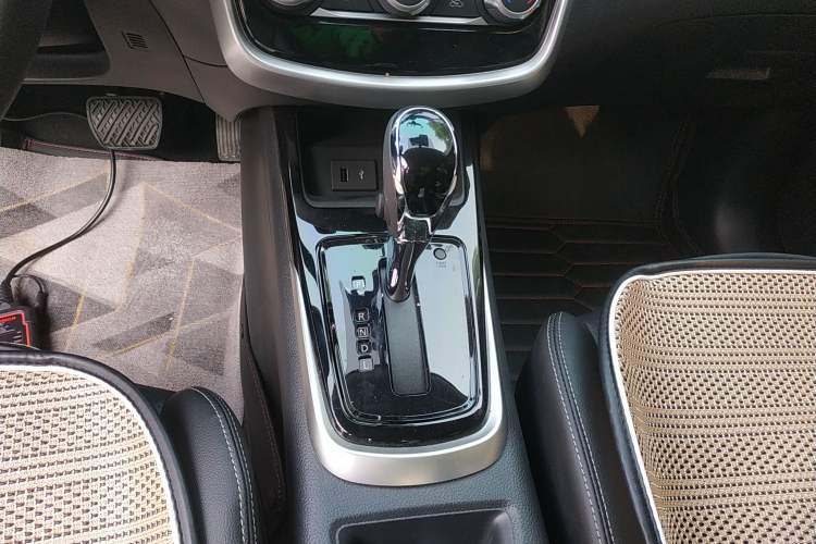 Used Nissan Tiida 2023 1.6L CVT Smart Drive Version Gear Lever