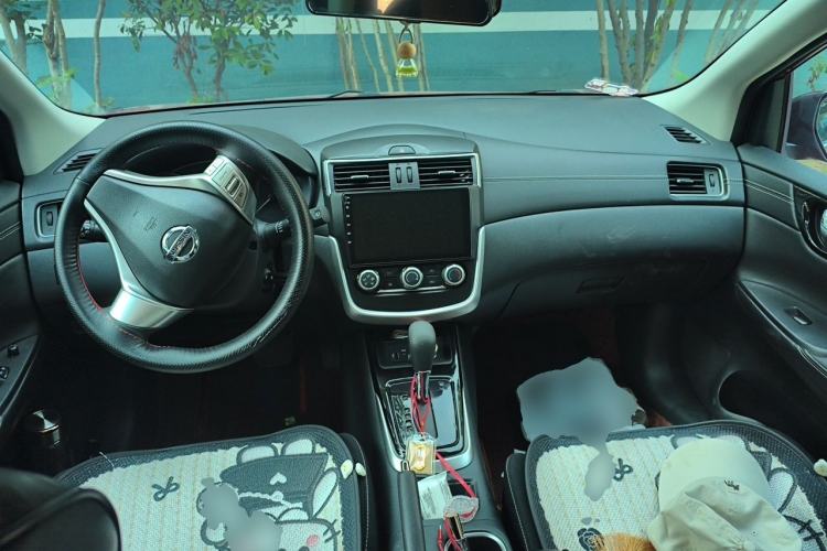 Used Nissan Tiida 2023 1.6L CVT Cool Dynamic Edition Center Console