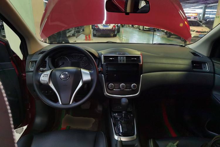 Used Nissan Tiida 2023 1.6L CVT Cool Dynamic Edition Center Console