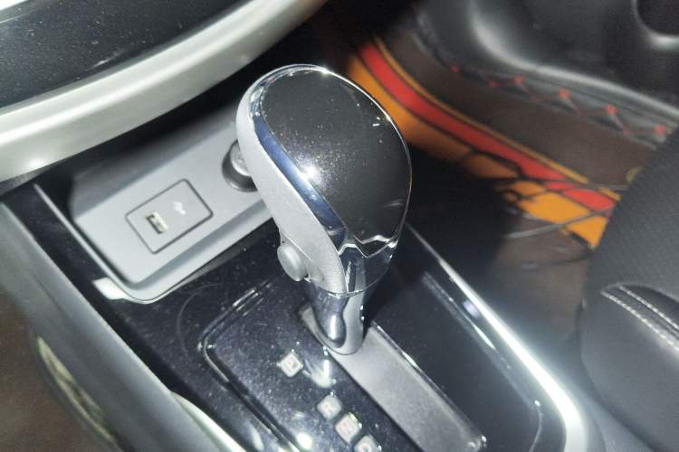 Used Nissan Tiida 2023 1.6L CVT Smart Drive Version Gear Lever