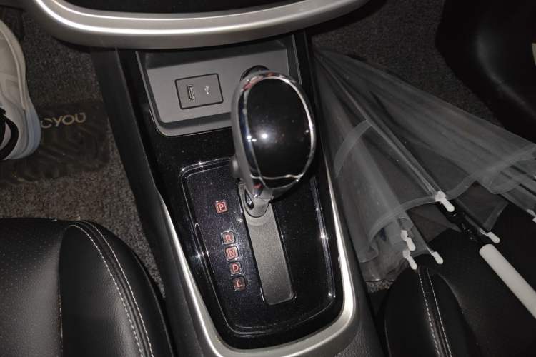 Used Nissan Tiida 2023 1.6L CVT Smart Drive Version Gear Lever