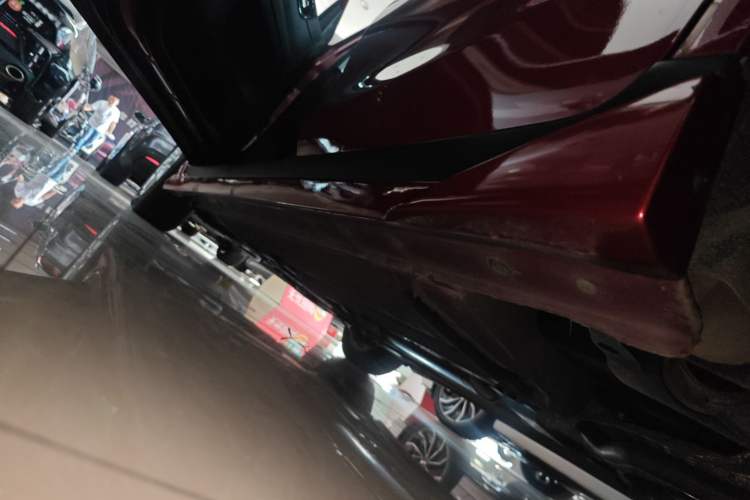 Used Nissan Tiida 2023 1.6L CVT Smart Drive Version Left Side Sill