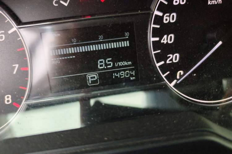Used Nissan Tiida 2023 1.6L CVT Cool Dynamic Edition Odometer Close Up