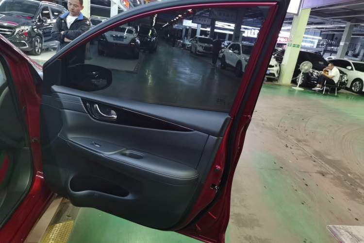 Used Nissan Tiida 2023 1.6L CVT Cool Dynamic Edition Right Front Door Interior