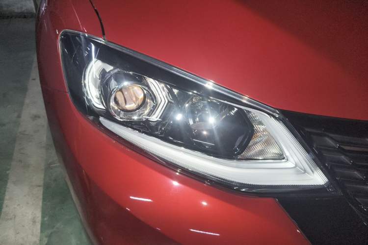 Used Nissan Tiida 2023 1.6L CVT Smart Drive Version Right Front Headlight