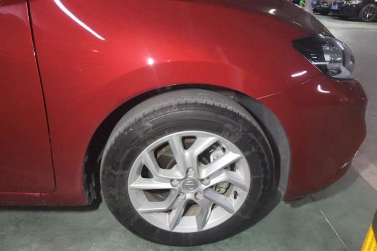 Used Nissan Tiida 2023 1.6L CVT Smart Drive Version Right Front Wheel Hub