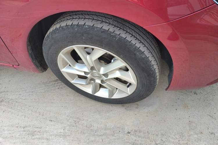 Used Nissan Tiida 2023 1.6L CVT Cool Dynamic Edition Right Front Wheel Hub