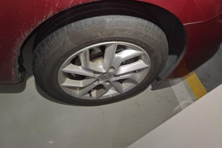Used Nissan Tiida 2023 1.6L CVT Smart Drive Version Right Front Wheel Hub