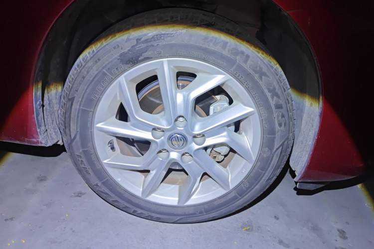 Used Nissan Tiida 2023 1.6L CVT Smart Drive Version Right Front Wheel Hub