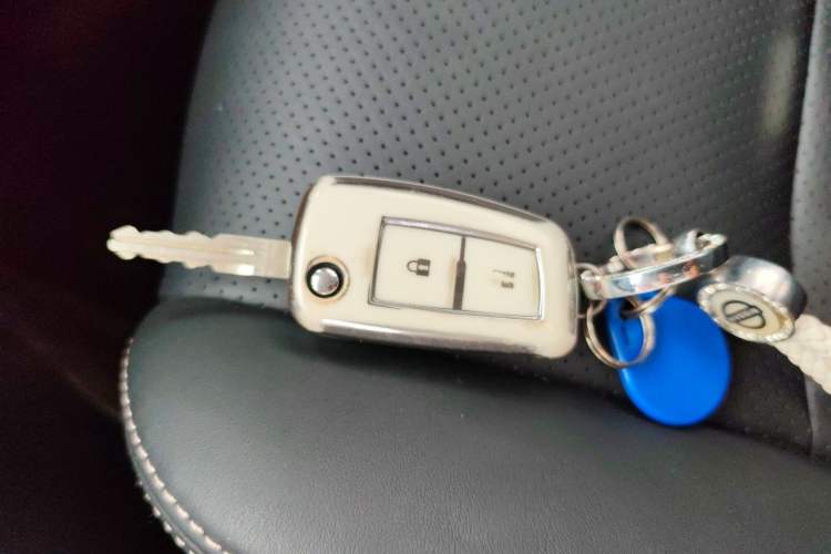 Used Nissan Tiida 2023 1.6L CVT Cool Dynamic Edition Vehicle Key