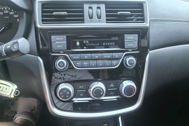 Used Nissan Tiida 2023 1.6L CVT Cool Dynamic Edition Audio And AC Panel