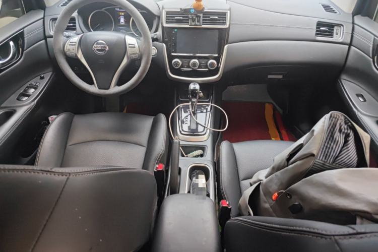 Used Nissan Tiida 2023 1.6L CVT Smart Drive Version Center Console