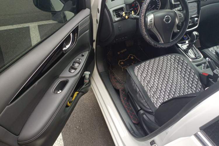 Used Nissan Tiida 2023 1.6L CVT Cool Dynamic Edition Driver Seat