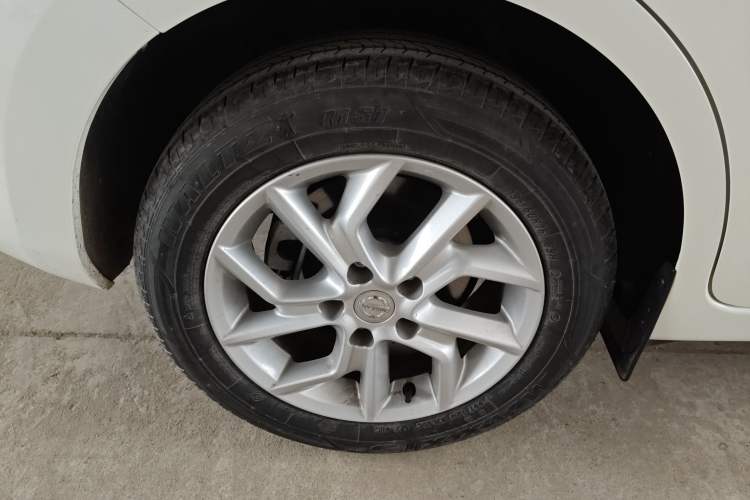 Used Nissan Tiida 2023 1.6L CVT Smart Drive Version Exterior 3