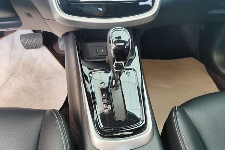 Used Nissan Tiida 2023 1.6L CVT Smart Drive Version Gear Lever