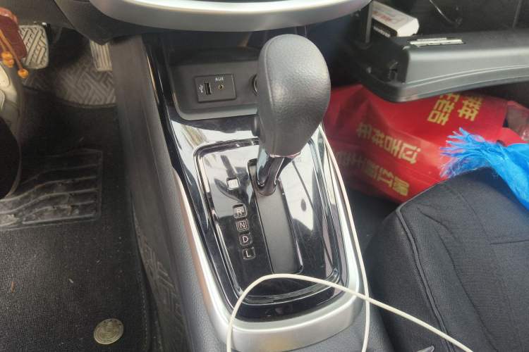 Used Nissan Tiida 2023 1.6L CVT Cool Dynamic Edition Gear Lever
