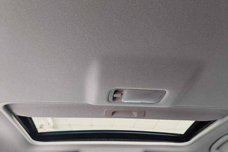 Used Nissan Tiida 2023 1.6L CVT Smart Drive Version Headliner