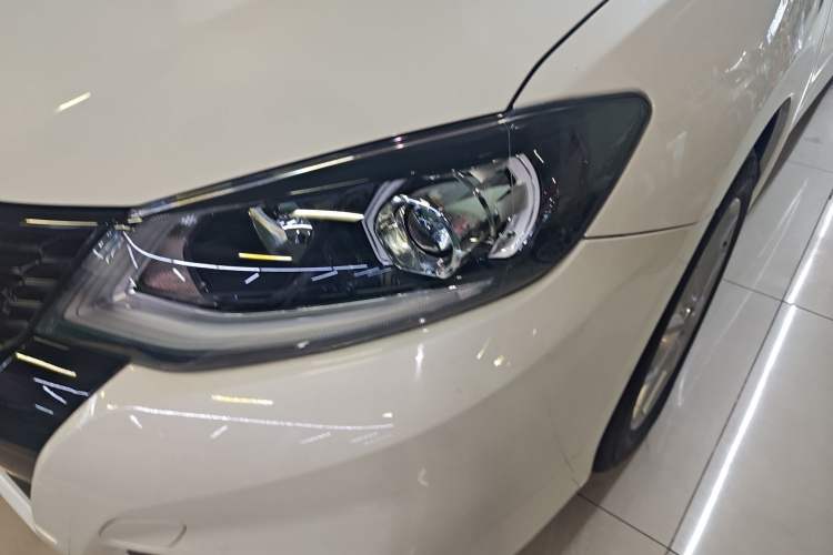 Used Nissan Tiida 2023 1.6L CVT Smart Drive Version Left Front Headlight