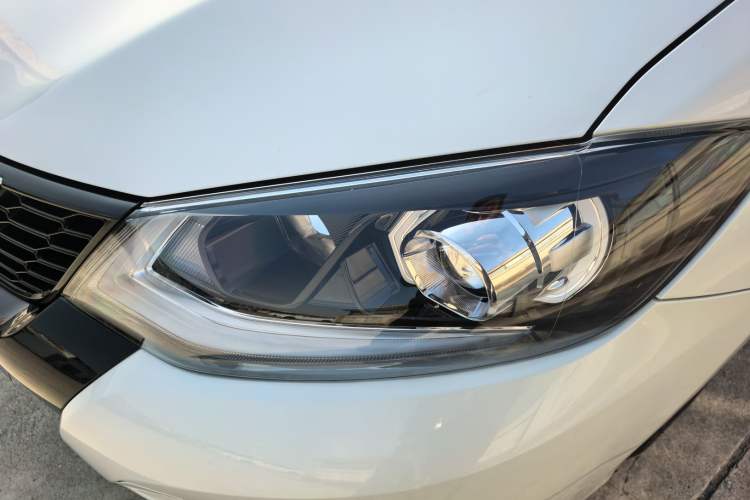 Used Nissan Tiida 2023 1.6L CVT Smart Drive Version Left Front Headlight