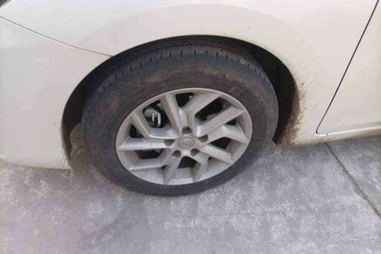 Used Nissan Tiida 2023 1.6L CVT Smart Drive Version Left Front Wheel Hub
