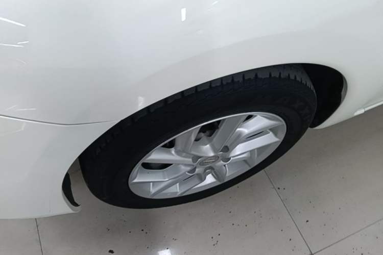Used Nissan Tiida 2023 1.6L CVT Smart Drive Version Left Front Wheel Hub