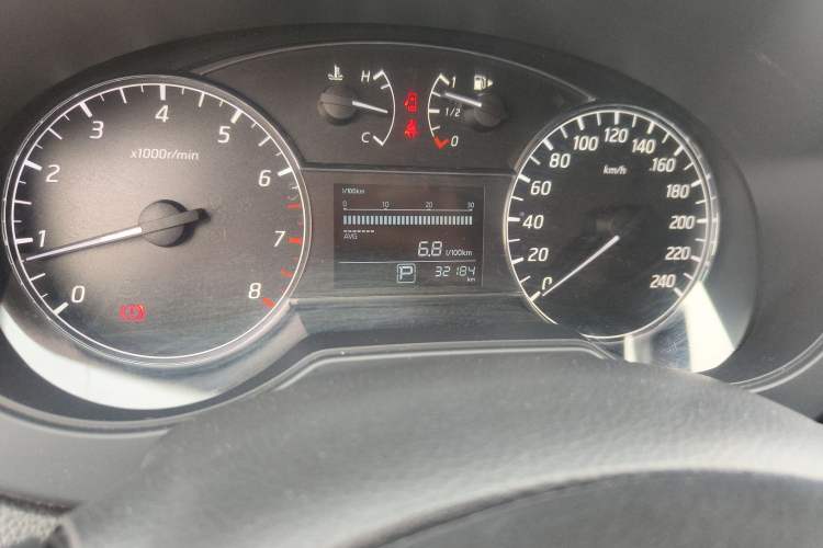 Used Nissan Tiida 2023 1.6L CVT Cool Dynamic Edition Odometer Close Up