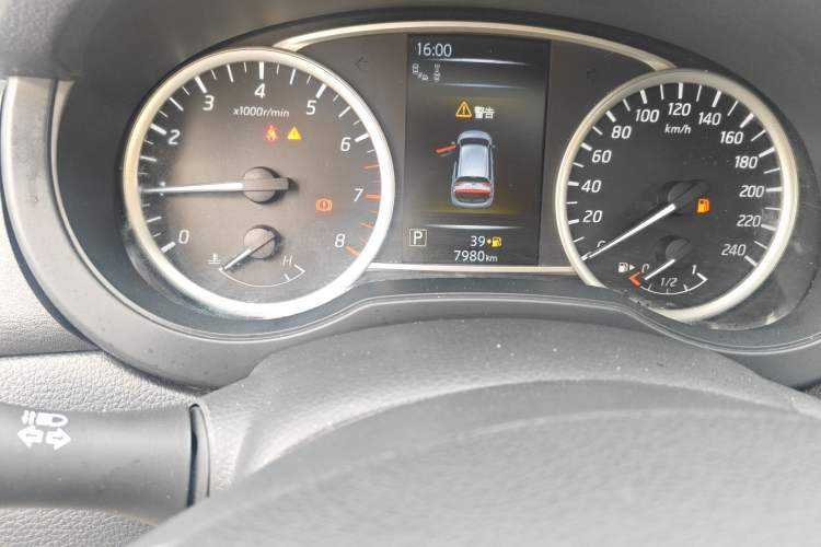 Used Nissan Tiida 2023 1.6L CVT Smart Drive Version Odometer Close Up