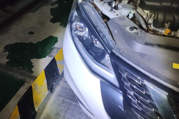 Used Nissan Tiida 2023 1.6L CVT Smart Drive Version Right Front Headlight