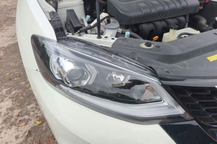 Used Nissan Tiida 2023 1.6L CVT Smart Drive Version Right Front Headlight