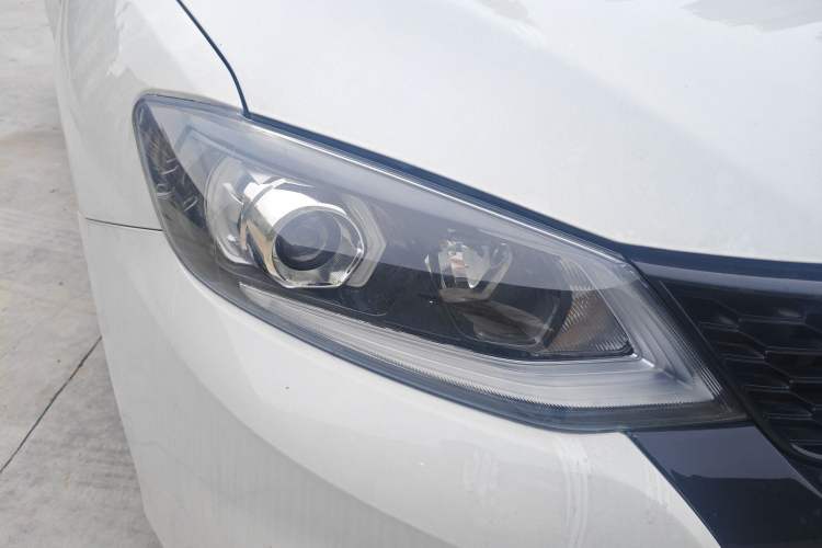 Used Nissan Tiida 2023 1.6L CVT Smart Drive Version Right Front Headlight