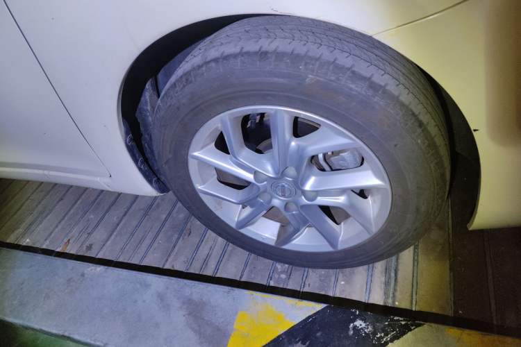 Used Nissan Tiida 2023 1.6L CVT Smart Drive Version Right Front Wheel Hub