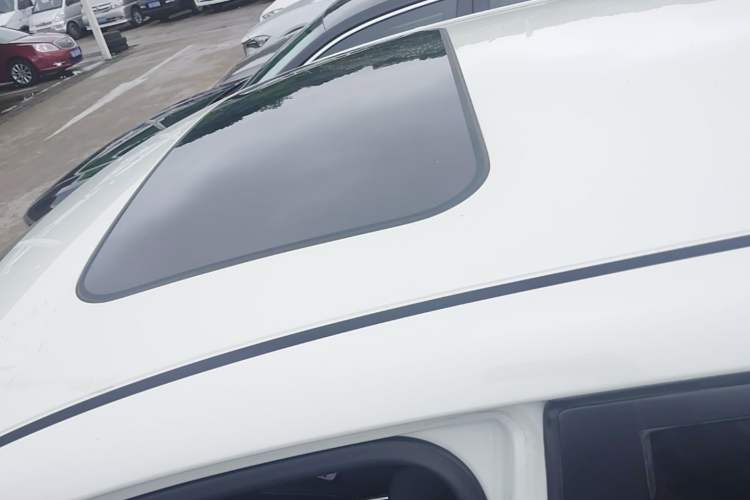 Used Nissan Tiida 2023 1.6L CVT Cool Dynamic Edition Roof