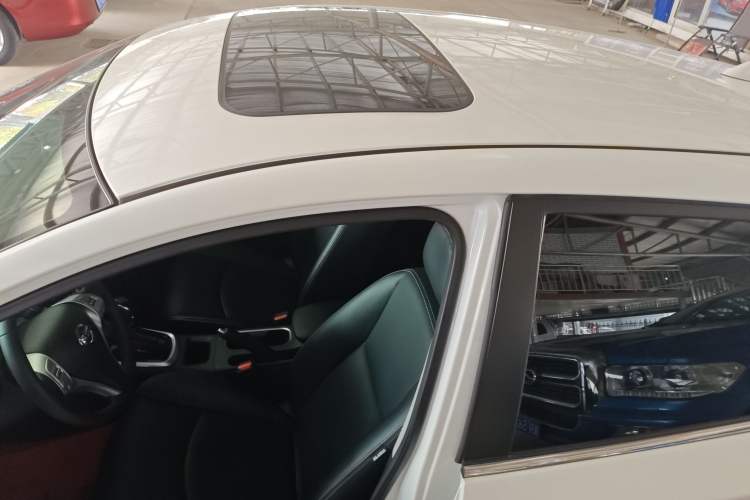 Used Nissan Tiida 2023 1.6L CVT Smart Drive Version Roof