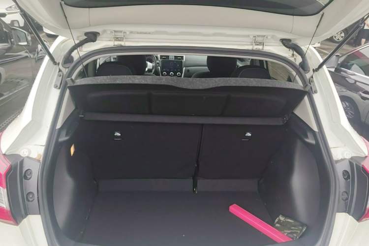 Used Nissan Tiida 2023 1.6L CVT Cool Dynamic Edition Trunk