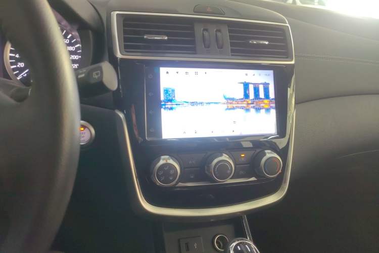 Used Nissan Tiida 2024 1.6L CVT Smart Drive Edition Audio And AC Panel