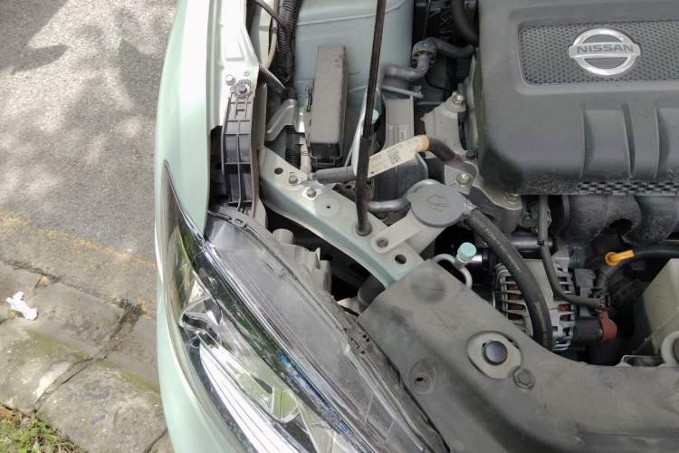 Used Nissan Tiida 2024 1.6L CVT Cool Dynamic Edition Engine Bay Right
