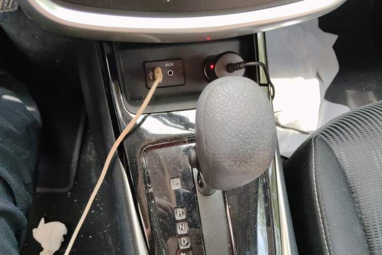 Used Nissan Tiida 2024 1.6L CVT Cool Dynamic Edition Gear Lever