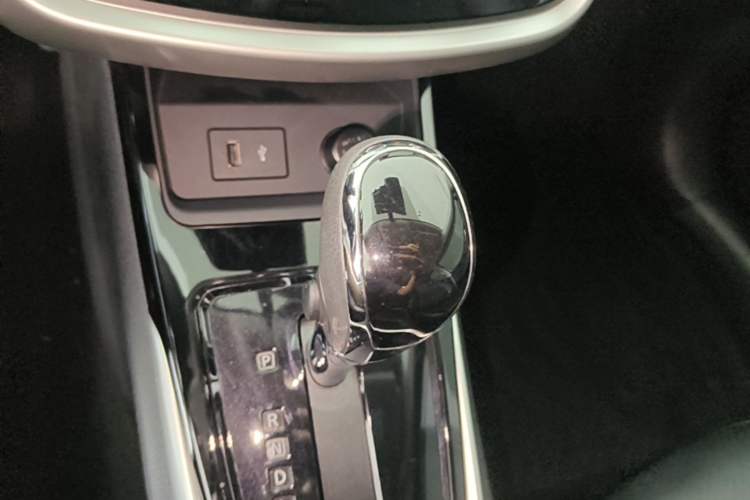 Used Nissan Tiida 2024 1.6L CVT Smart Drive Edition Gear Lever