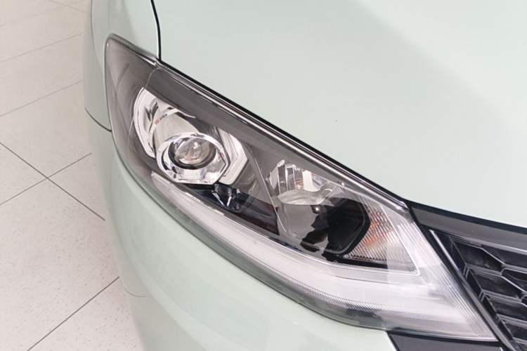 Used Nissan Tiida 2024 1.6L CVT Smart Drive Edition Right Front Headlight