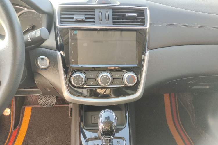 Used Nissan Tiida 2024 1.6L CVT Smart Drive Edition Audio And AC Panel