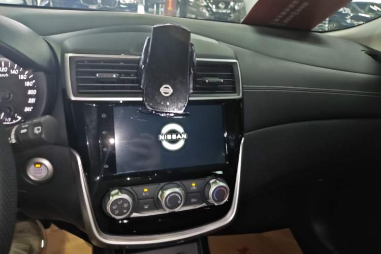 Used Nissan Tiida 2024 1.6L CVT Smart Drive Edition Audio And AC Panel