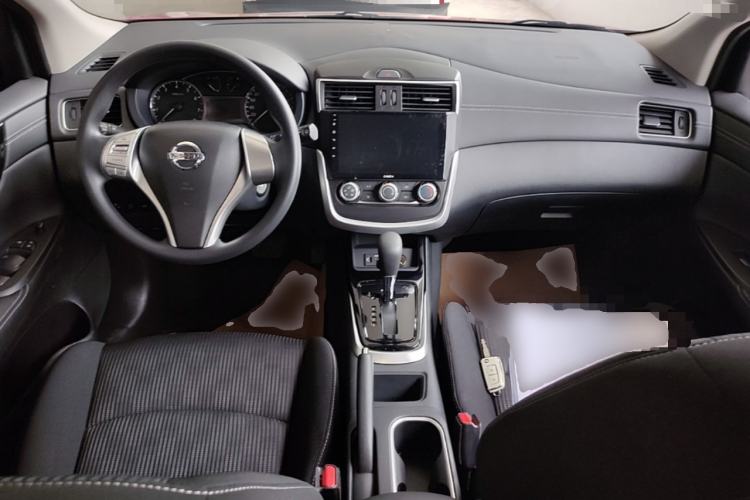 Used Nissan Tiida 2024 1.6L CVT Cool Dynamic Edition Center Console
