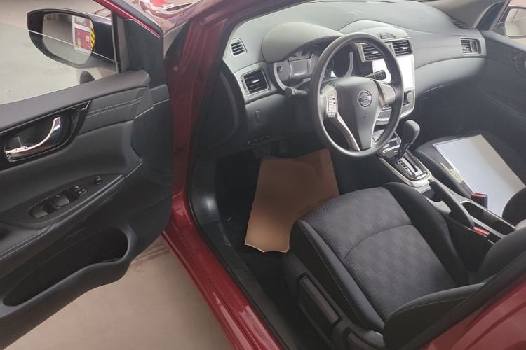 Used Nissan Tiida 2024 1.6L CVT Cool Dynamic Edition Driver Seat